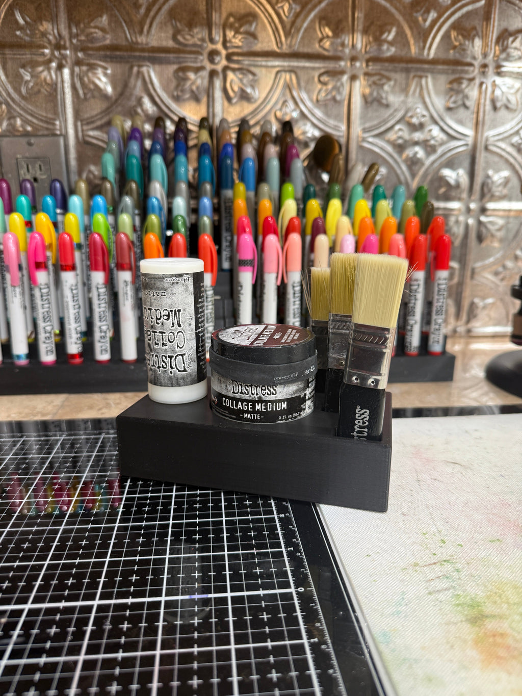 Mixed Media Adhesive Stand for Tim Holtz Distress Collage Medium, Glue & Brushes