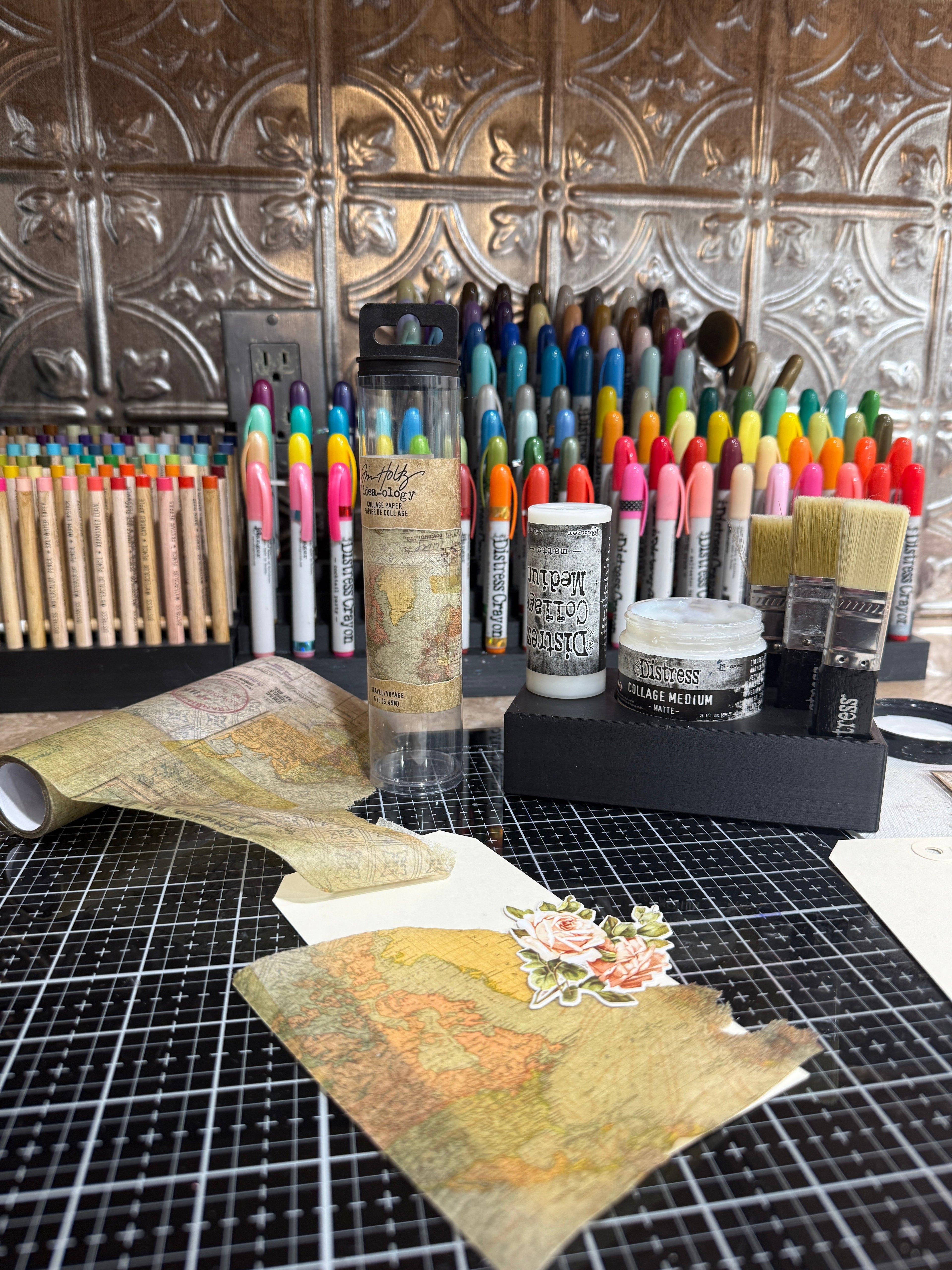 Mixed Media Adhesive Stand for Tim Holtz Distress Collage Medium, Glue & Brushes
